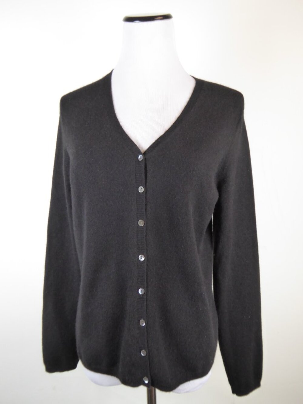 ANN TAYLOR 2 ply CASHMERE V Cardigan black sweater M